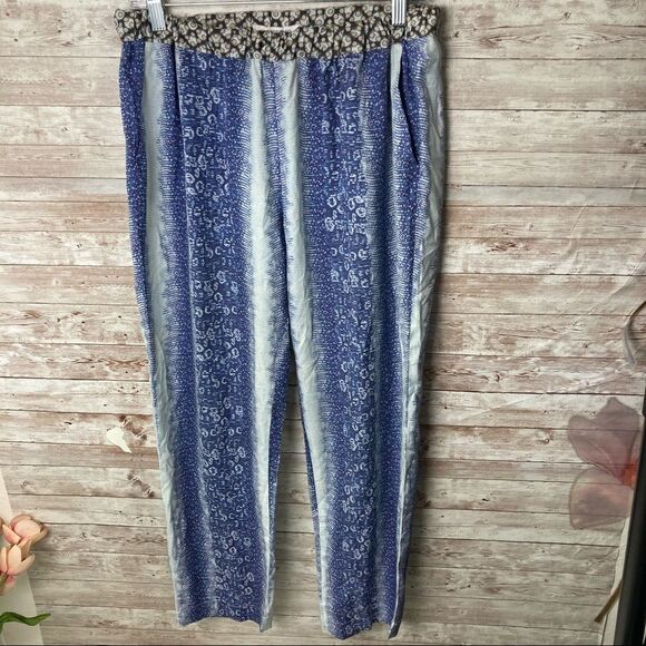 Derek Lam 10 Crosby Street Mixed Print 100% Silk Pull on Pant MED $108
MSRP - Picture 4 of 14